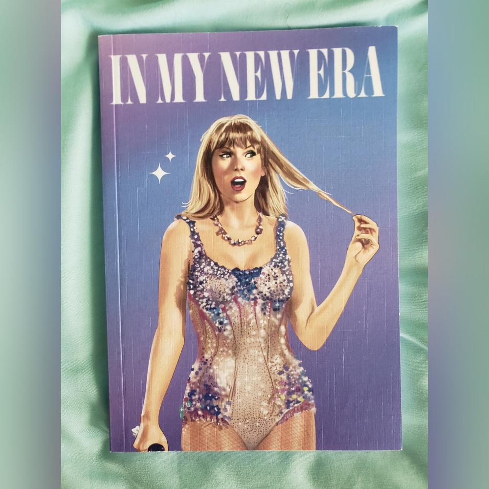 TAYLOR SWIFT NOTEBOOK